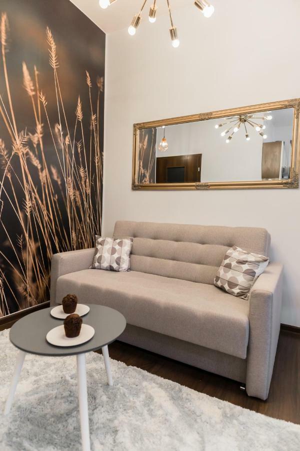 Goldeneye Apartment Center Wrocław Kültér fotó