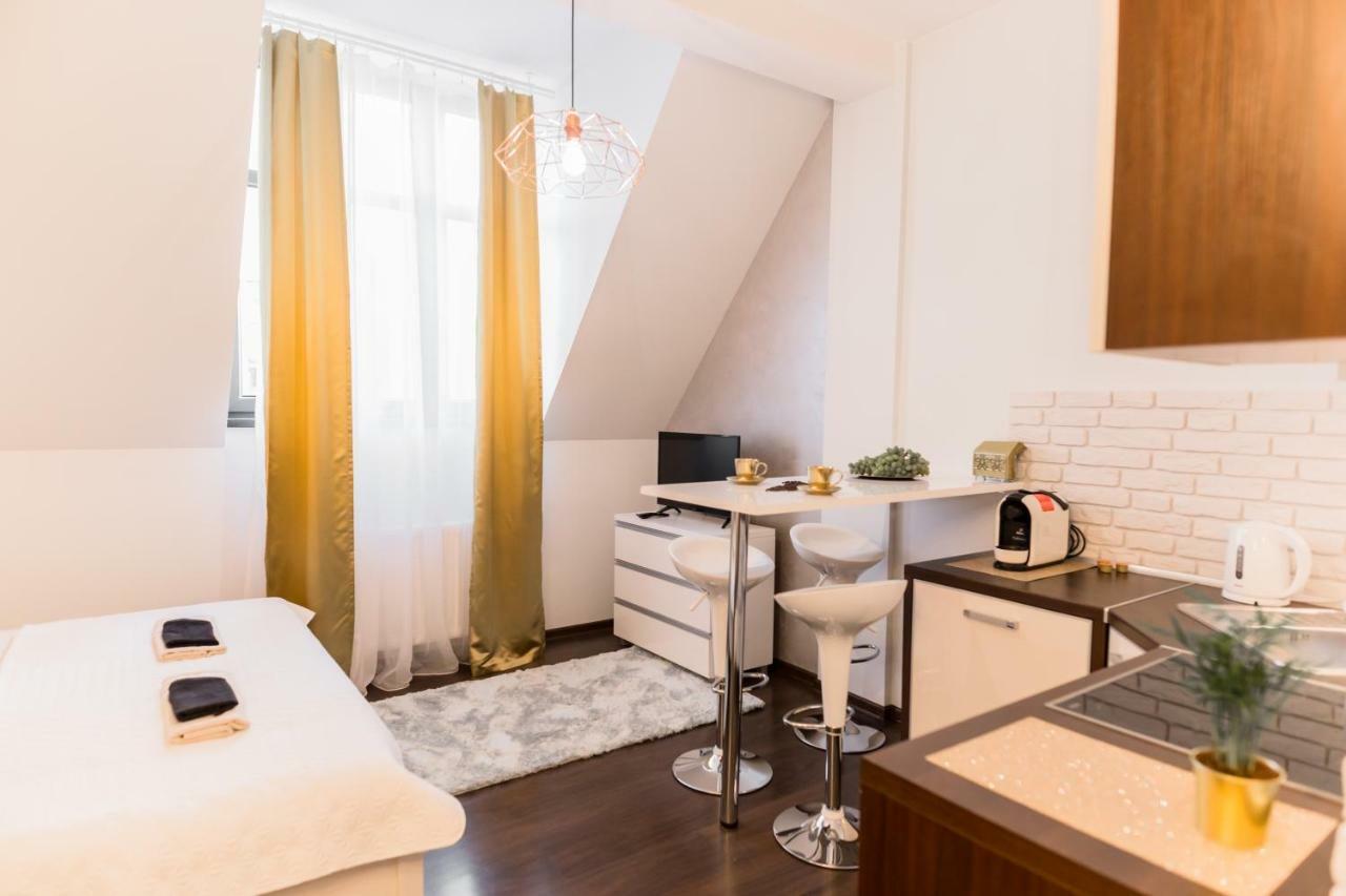 Goldeneye Apartment Center Wrocław Kültér fotó