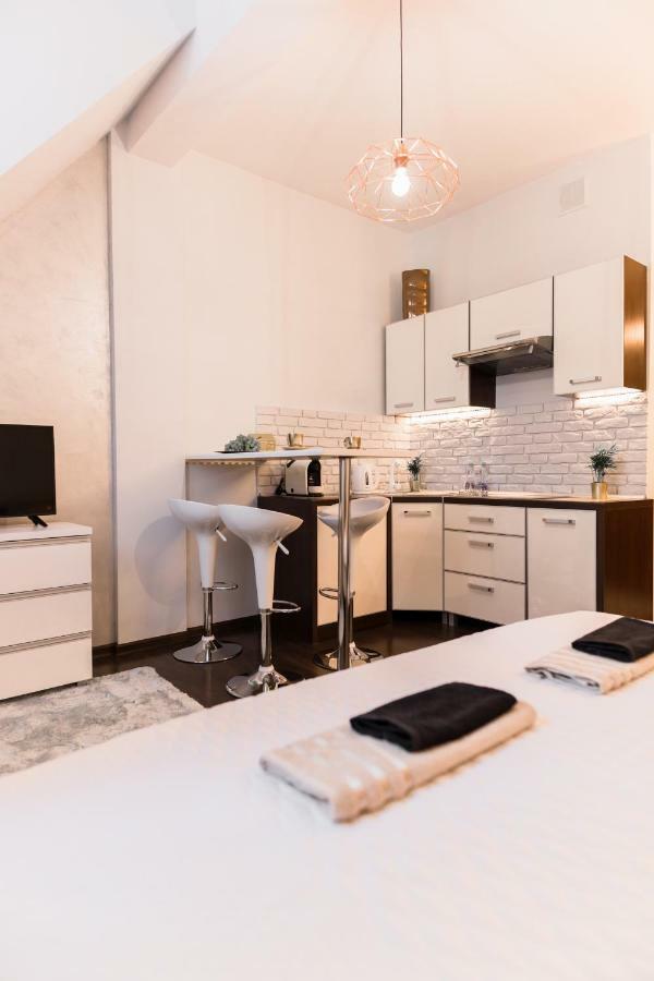 Goldeneye Apartment Center Wrocław Kültér fotó